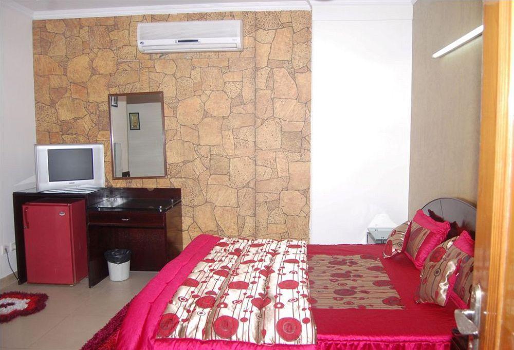 Hotel Ashoka International New Delhi Exterior photo