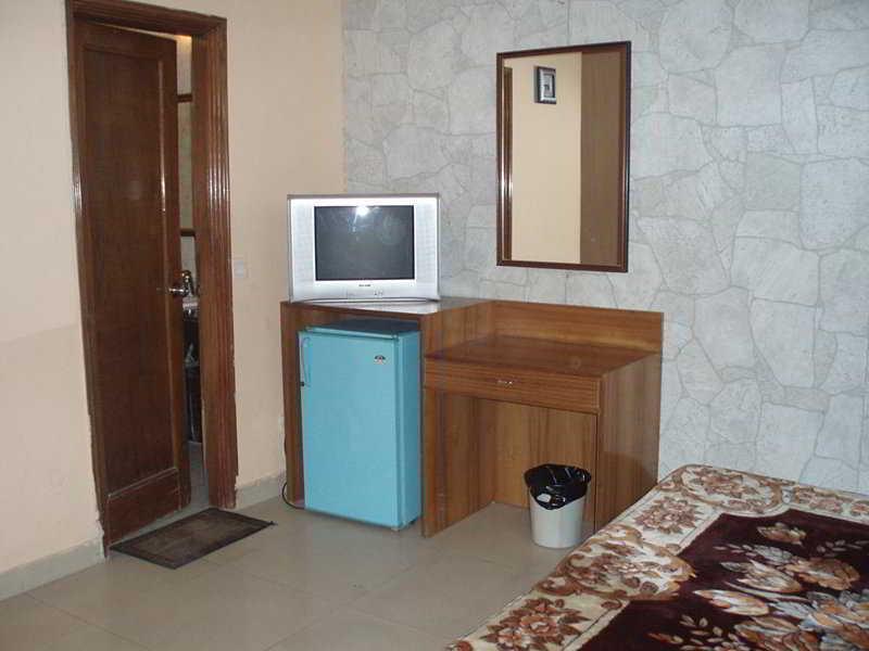 Hotel Ashoka International New Delhi Exterior photo
