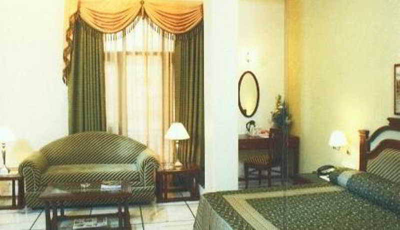 Hotel Ashoka International New Delhi Exterior photo
